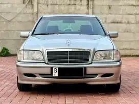 JUAL : Mercy W 202