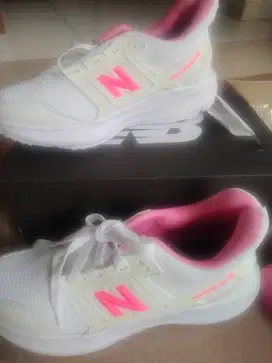 Sepatu bekas mulus banget tidak ada nodq