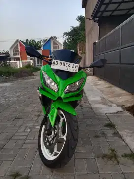 Bismillah, jual Kawasaki Ninja 250 ( 4 tak, 2 Silinder) th 2015
