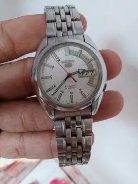 Seiko 5 otomatis not omega