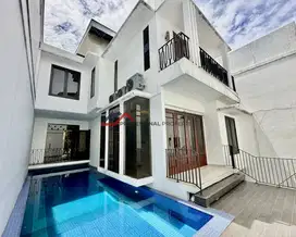 Rumah Dalam Town House Semi Furnish Dekat MRT Cipete