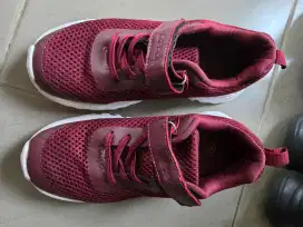 Sepatu bekas anak crocodile merah uk 32