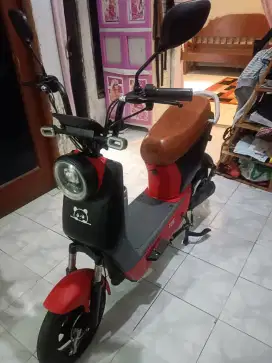 SEPEDA LISTRIK Uwinfly D8