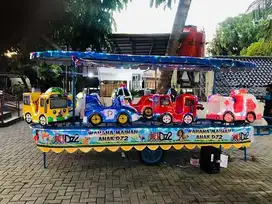 KERETA PANGGUNG ROBOCAR TAYO