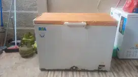 Frezer second di jual apa adanya