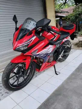 DI JUAL CBR TIPE ABS KM 4000