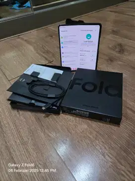 Dijual cepat samsung galaxy fold 4