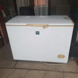 Freezer Sharp FRV 300