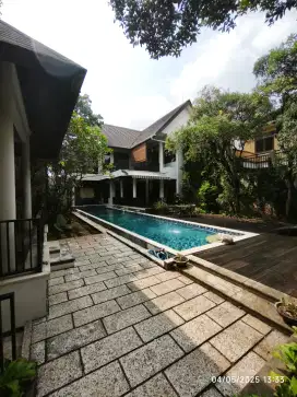 Dijual Rumah dengan konsep resort di Jakarta Selatan