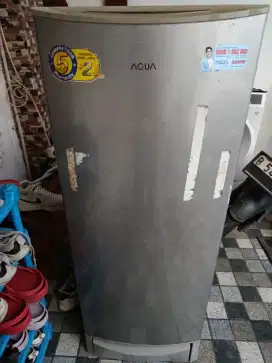 Kulkas aqua 1 pintu bekas