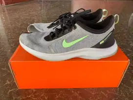Sepatu nike Flex Experience size 42,5
