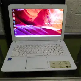 Laptop Asus x441m ram 4 gb hdd 1000gb normal tanpa Kendala
