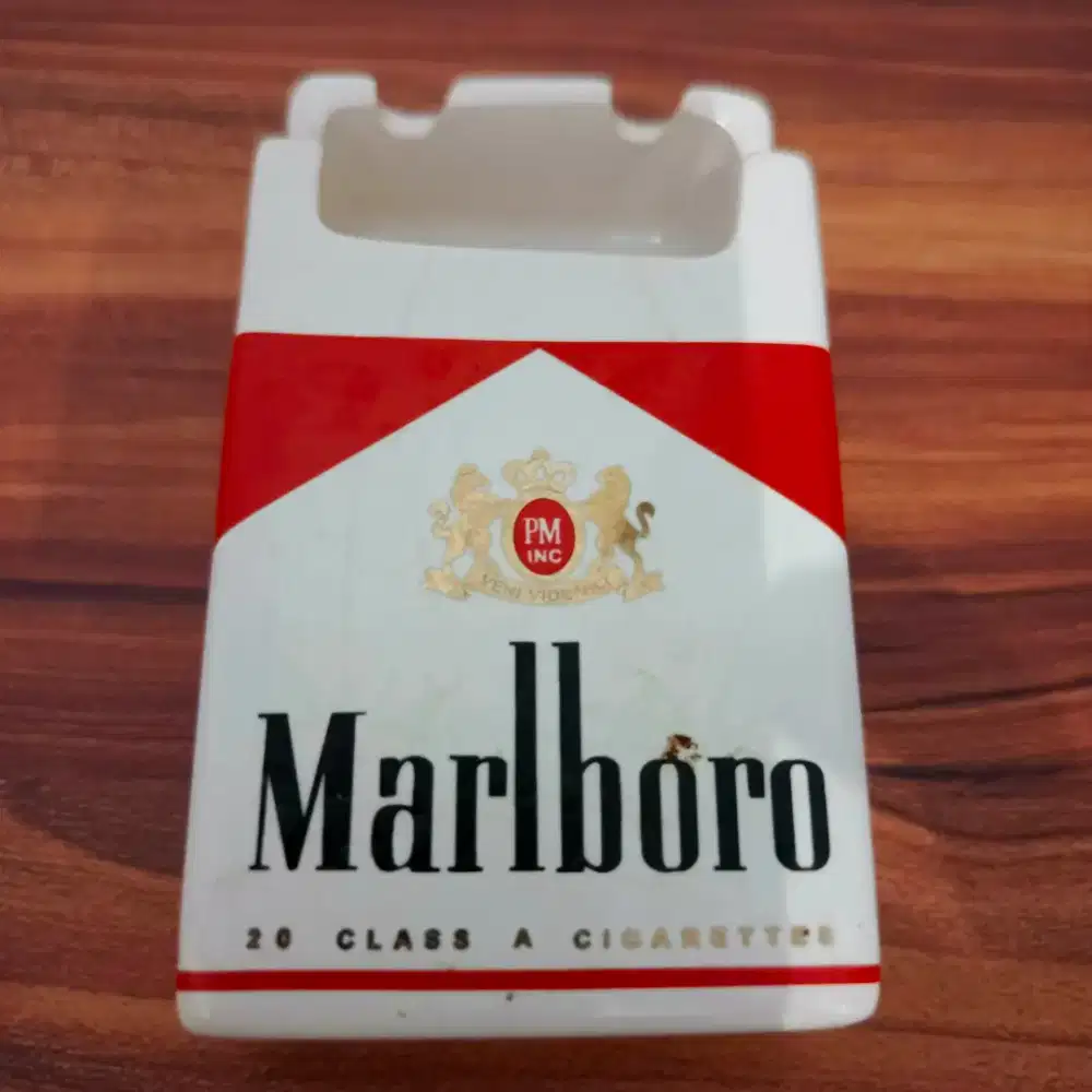Asbak keramik model bungkus marlboro