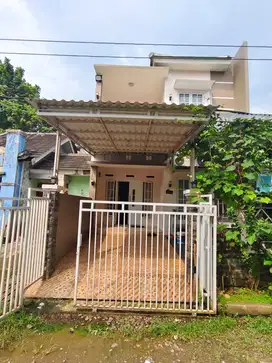 Rumah 2 lt type town house parung bogor raya dkt pasar parung
