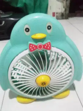 Dijual kipas angin duduk menunggu Minion 7 inch merk advance mulus ors
