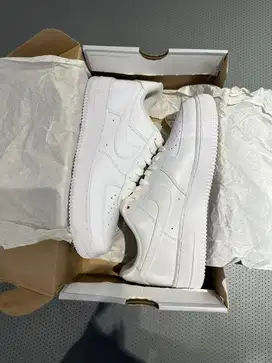 Nike AIR FORCE 1 Triple White - 100% Original (Brand New in The Box)