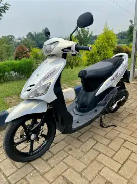 -MIO TAHUN 2010
...motor ganteng body mulus cakep poulll..yuk gercep