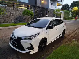Yaris 2023(Nik 2023),GR, putih.