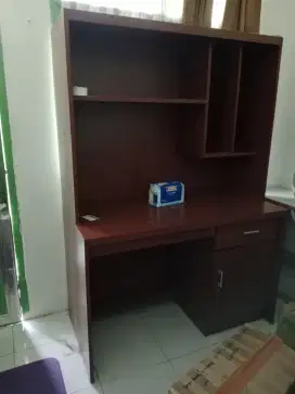 Meja belajar Minimalis