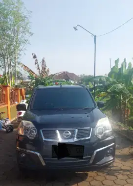 NISSAN XTRAIL URBAN 2.5 CVT Black 2012
