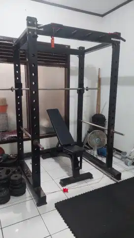 Power squat Rack + adjustable bench