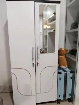 Lemari Putih Like new Dua pintu
