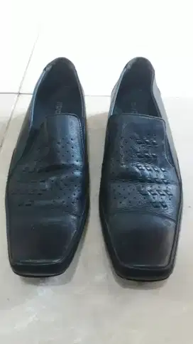 Di jual sepatu merk BUCCHERI ORIGINAL