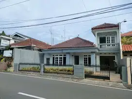 Rumah Luas 222m² Tepi Jl Raya Salatiga