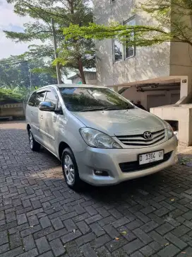 KIJANG INNOVA 2011 MURAH, Kondisi Istimewa Siap pakai,Km 102 ribu