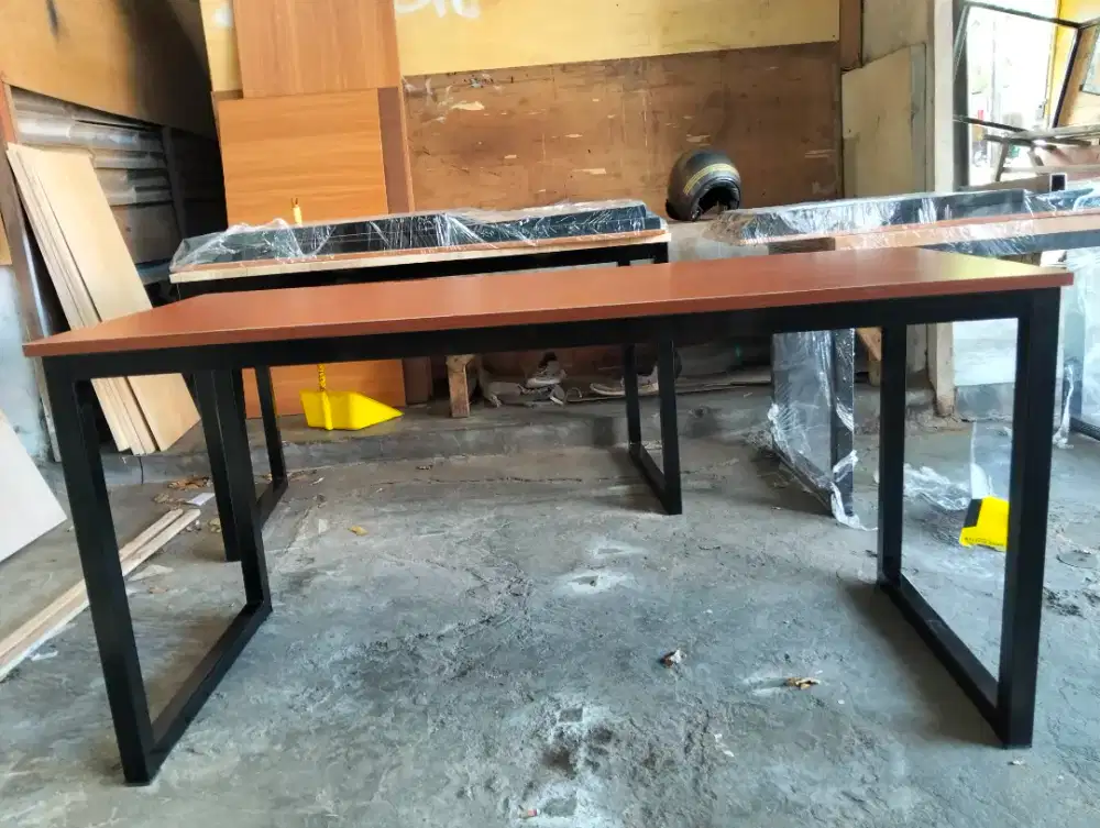 meja kerja lapis HPL