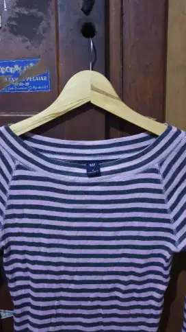 Kaos wanita GAP import