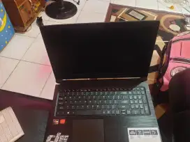 jaual beli laptop bekas macbook bekas matot /tt semua merek