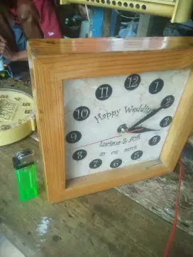 Jam meja unik dan antik