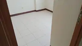 Disewakan apartemen tipe 2 kmr kosongan bersih murah jakarta barat