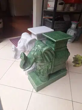 Guci keramik gajah