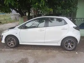 Mazda 2 2010 Bensin