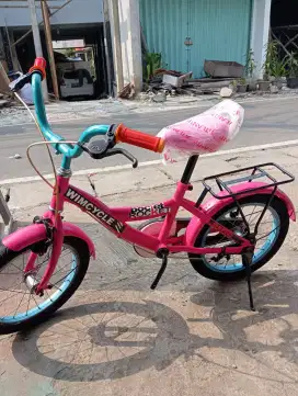 Sepeda anak perempuan