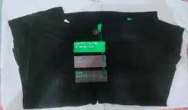Celana panjang Cargo bahan Corduroy premium BENETTON hitam size 28.