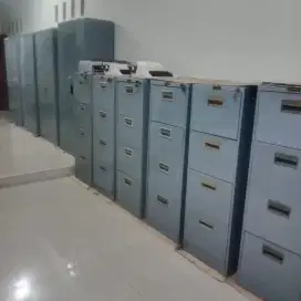 Filing cabinet dan Lemari plat besi dijual Hrg  700 rb