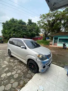 Mobil matic avanza type s 2010