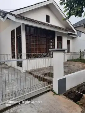 Rumah Luas dan Cantik di Kemang Pratama 1 Bekasi