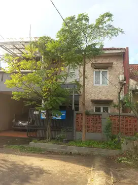 Dijual Rumah 2 Lantai di Pamulang, Lokasi Dekat Sekolah Al Azhar