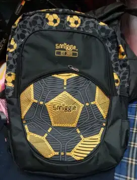 Jual cepat TAS ANAK PRIA SMIGGLE BOLA FULL BLACK/ TAS ANAK SEKOLAH TK