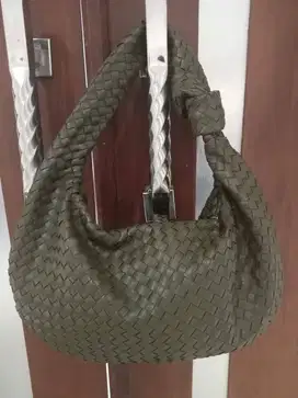 Preloved - Tas Bottega (Belum pernah dipakai semenjak beli baru)