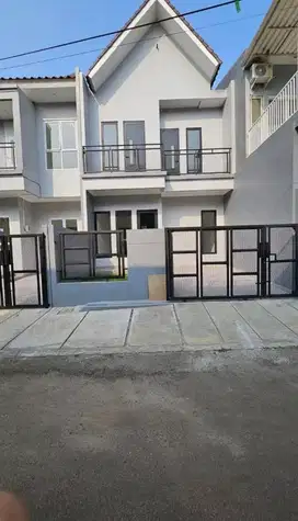 Rumah Full Renov di Kencana Loka BSD ( Um)