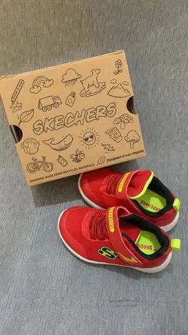 [Original Store] Skechers Toddler size 22