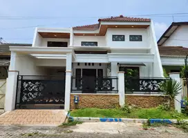 DIJUAL RUMAH MODERN DI PERUMAHAN ARAYA, BLIMBING, KOTA MALANG
