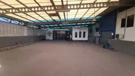 Dijual Gedung Show Room Include Bengkel Lokasi Strategis di Depok
