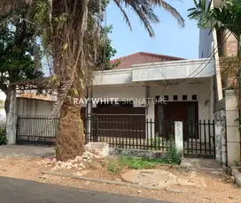 Jual Rumah Lama di Cempaka Putih Tengah bentuk tanah persegi panjang