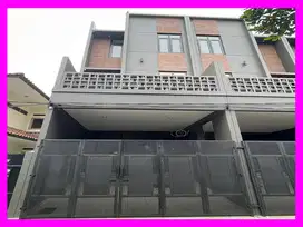dhyana Rumah baru uk 4.25x13.75m hadap timur di Duri Kepa